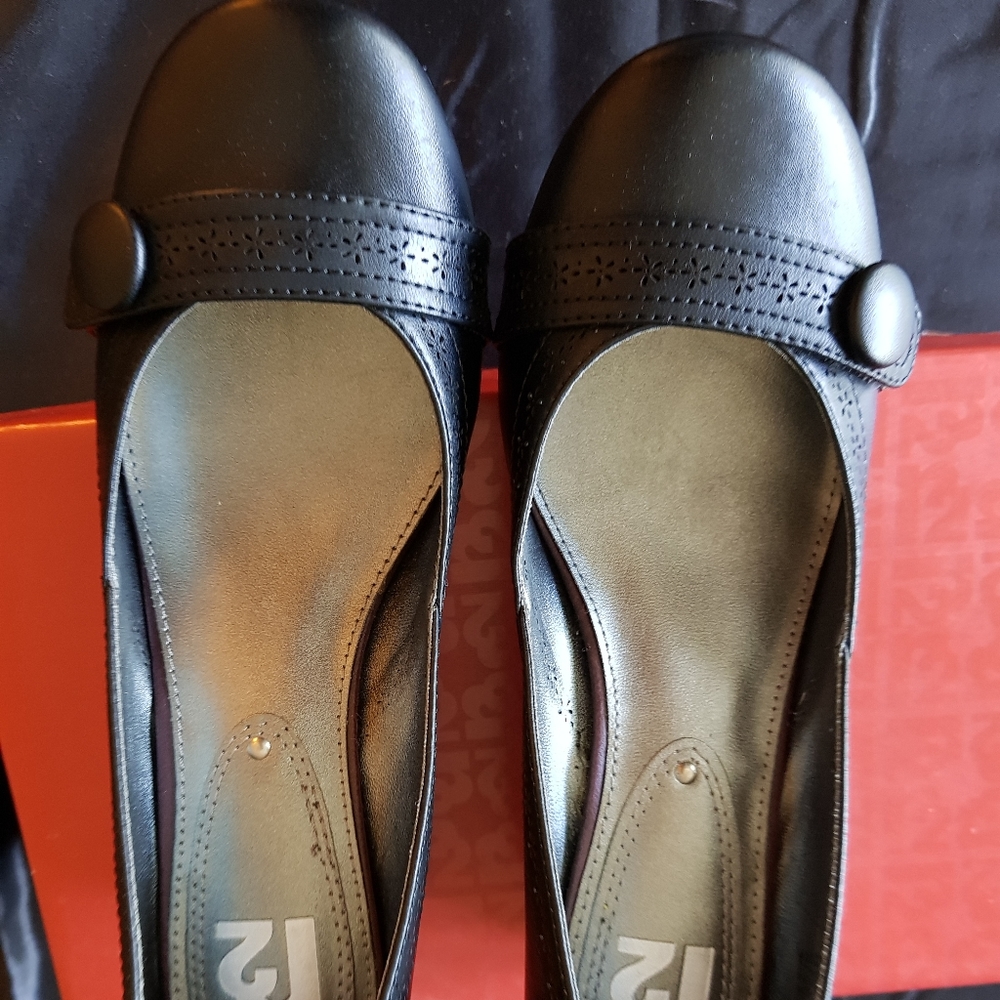 Shoes - Picture 3 of 3